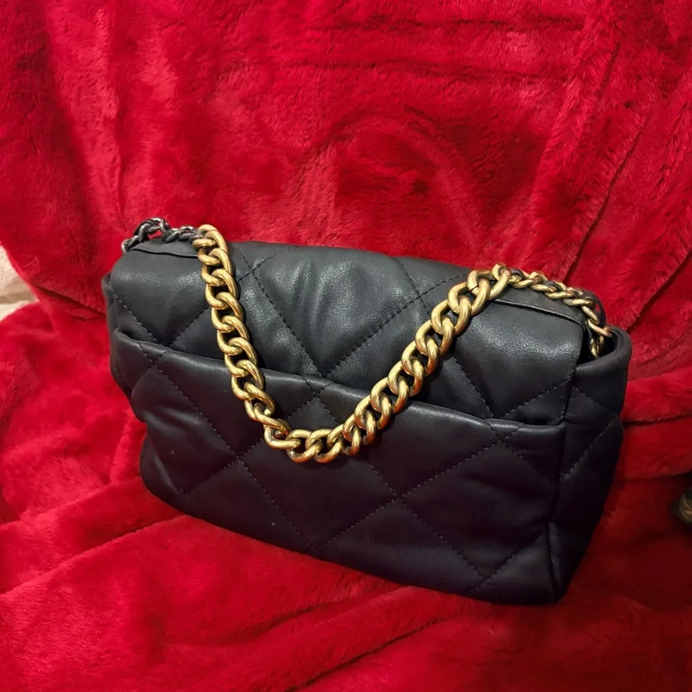 C Quilted Black Leather Bag - Picture 2 of 4